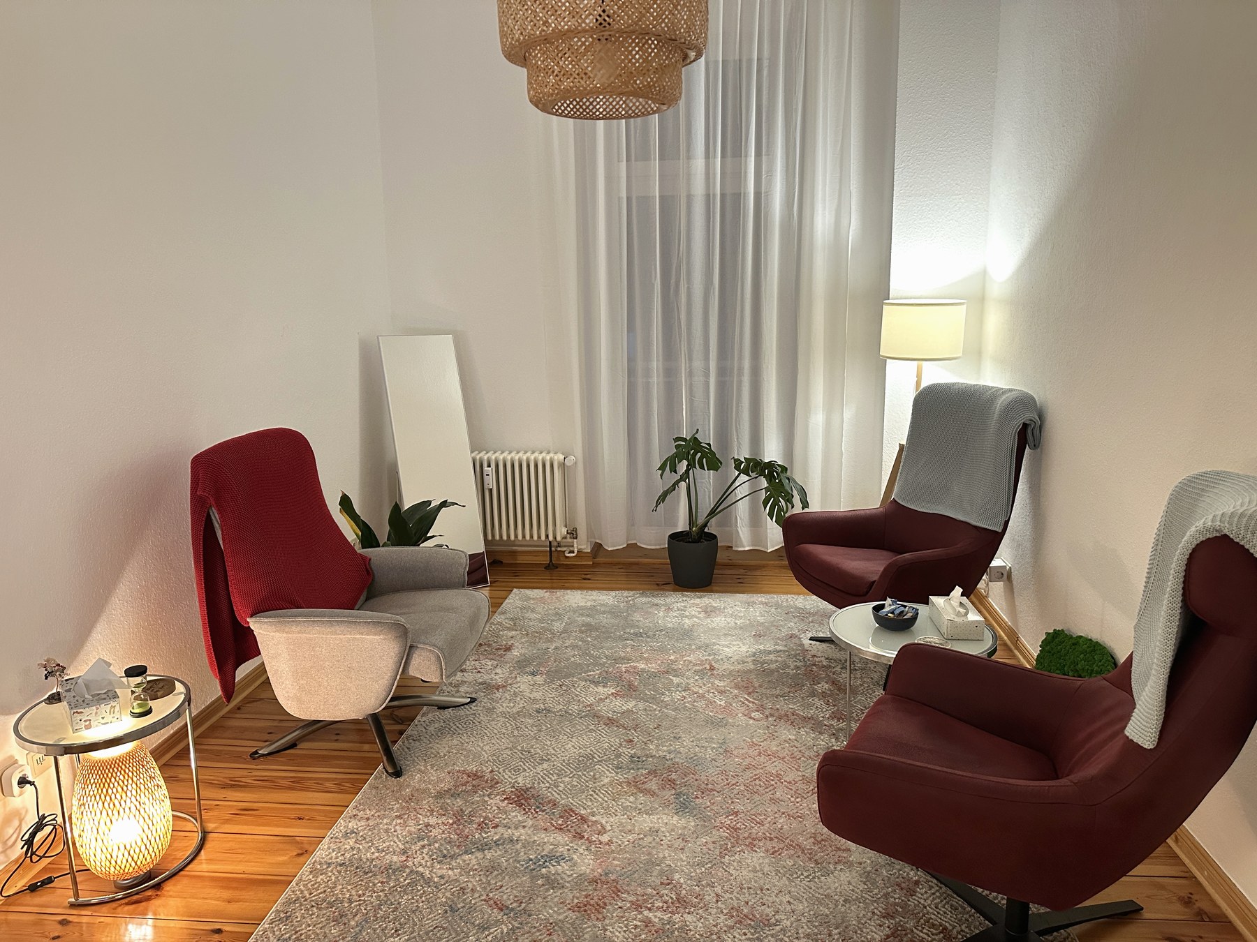 Therapieraum der MindCalm Praxis in Berlin-Schöneberg